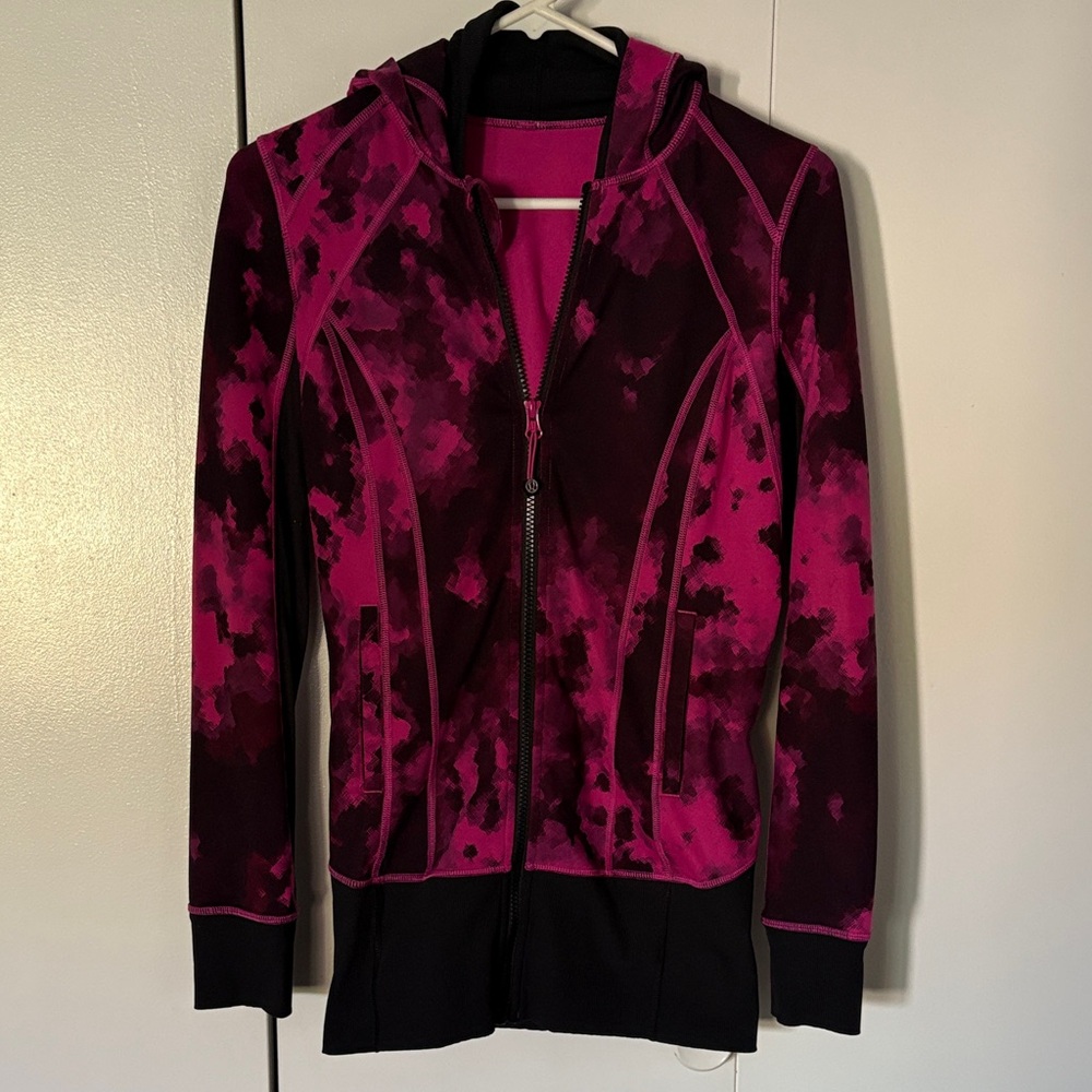 Lululemon Pink Daily Practice Bloomimg Pixie Raspberry and Black Jacket